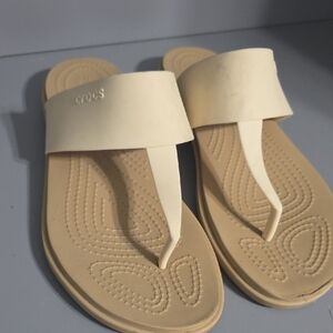 CROCS Women’s Beige/Tan Thong Sandals